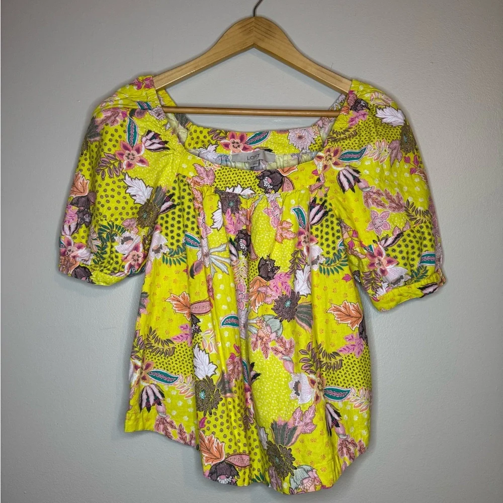 LOFT Bright Floral Peasant Blouse Size‎ Small